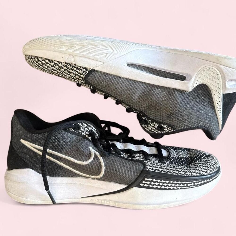 Nike Women's Black and Grey Trainers